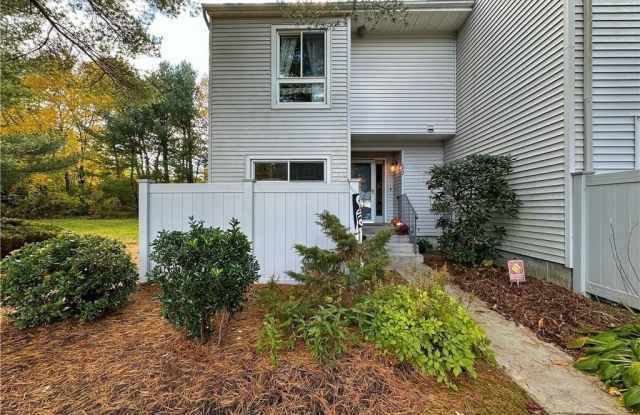 552 Oak Avenue - 552 Oak Avenue, New Haven County, CT 06410