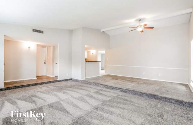16939 Macleish Drive Gallery 3