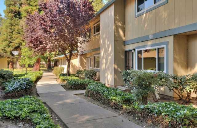 Modern 2-Bedroom Townhome in Peaceful Redwood Community photos photos