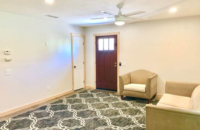 4353 Estate Drive (Guest House) Gallery 4