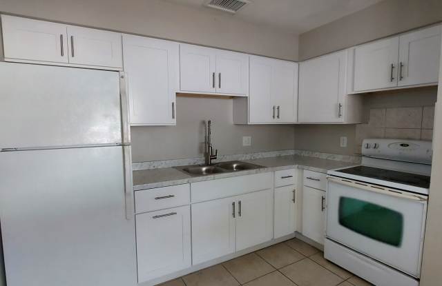 2119 Hanson Street photos photos