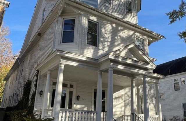 325 Dinwiddie Street Gallery 2