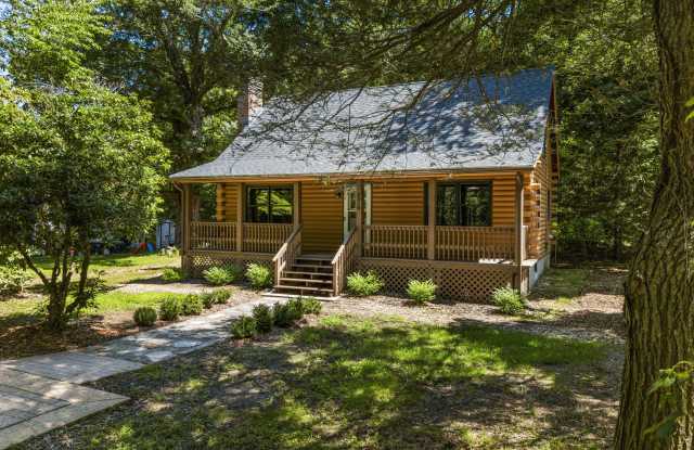 176 Lake Drive E Gallery 1