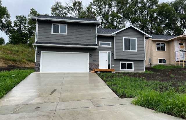 Newly Built Home For Rent - 1825 Tracy Lane, Sioux Falls, SD 57103