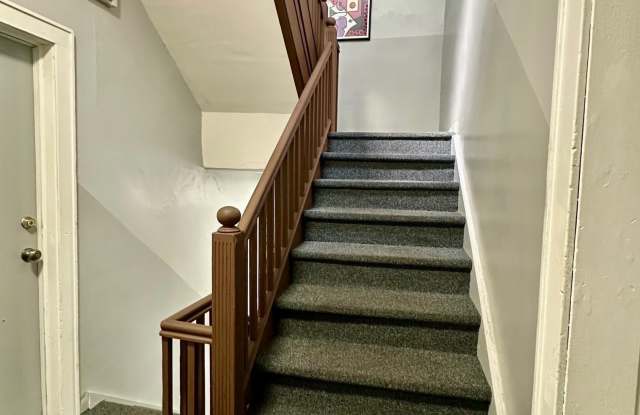 120 DANFORTH AVE Gallery 3