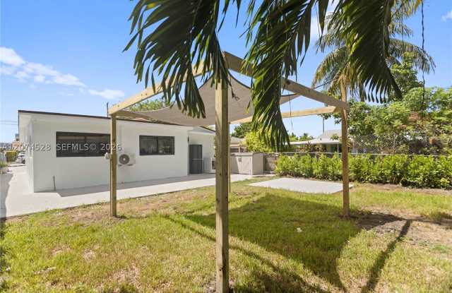 3125 NW 21st Ct Gallery 3