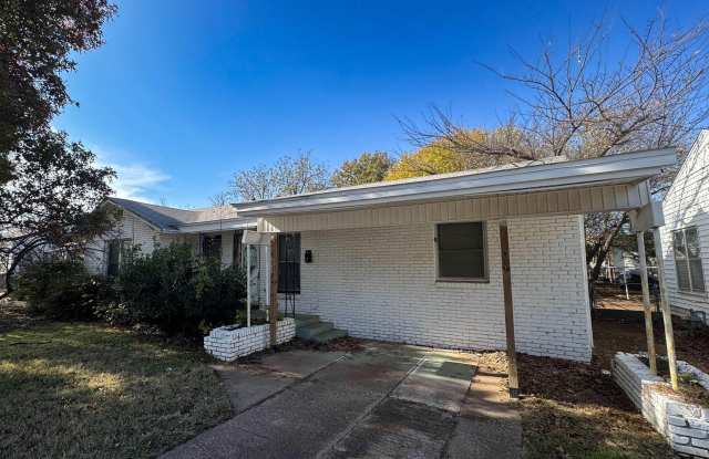 3912 GAYLE AVENUE - 3912 Gayle Avenue, Wichita Falls, TX 76308