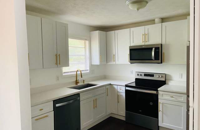 3 bedrooms /2 bath Condo Available Now photos photos