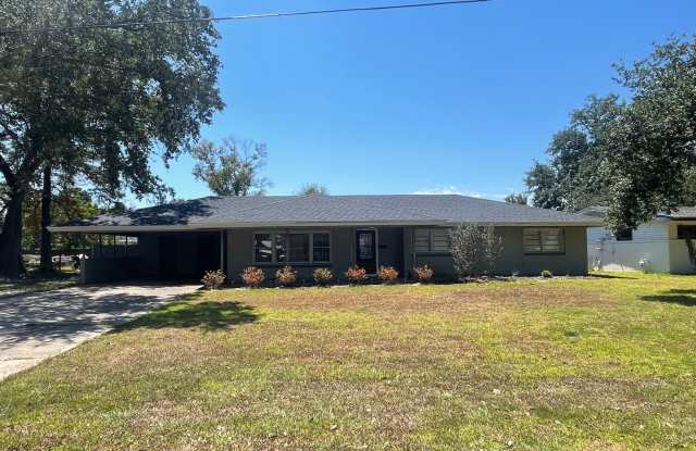 3B/2B Home Available in University Subdivision photos photos