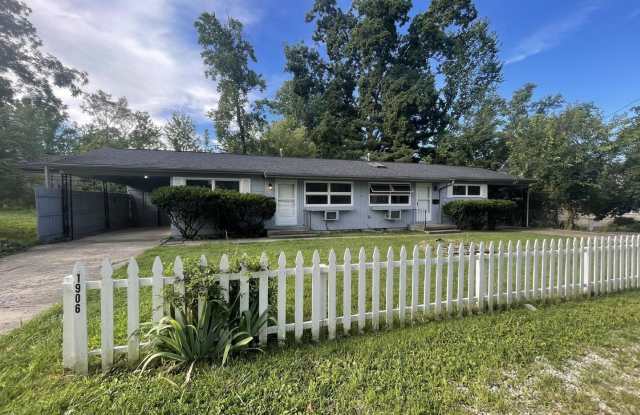 1906 E. Maxwell photos photos