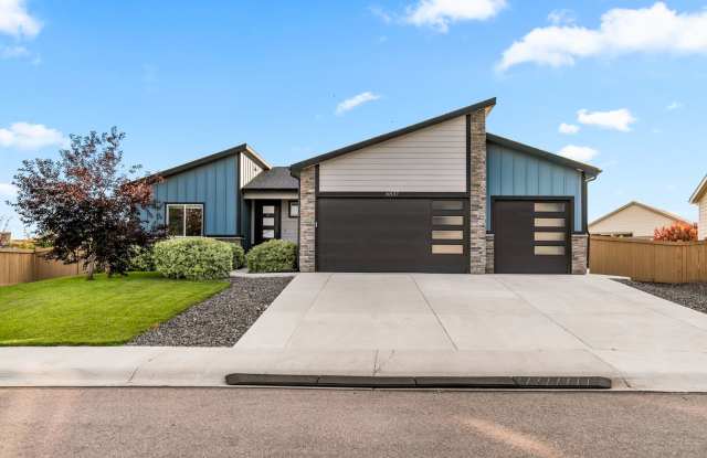 Beautiful 5 Bedroom Home | Finished Basement | Next to Community Pool | Oversized Lot photos photos Beautiful 5 Bedroom Home | Finished Basement | Next to Community Pool | Oversized Lot photos photos