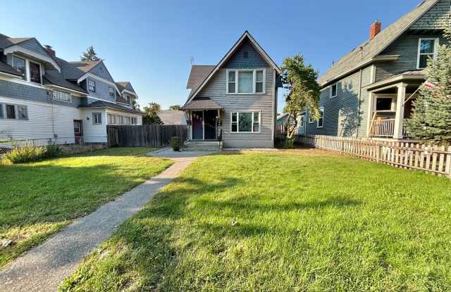 1122 West Augusta Avenue - 2 photos photos 1122 West Augusta Avenue - 2 photos photos