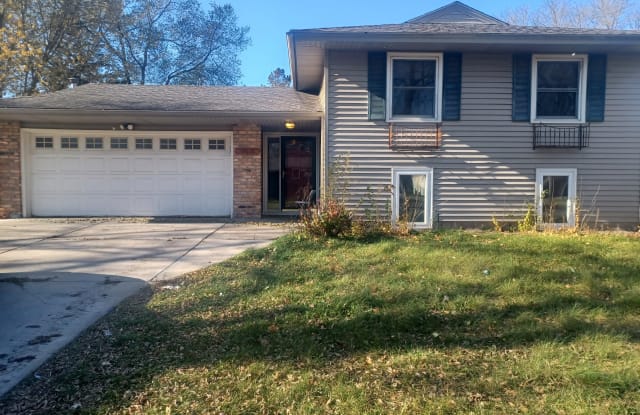 10816 Dahlia St Nw - 10816 Dahlia Street, Coon Rapids, MN 55433
