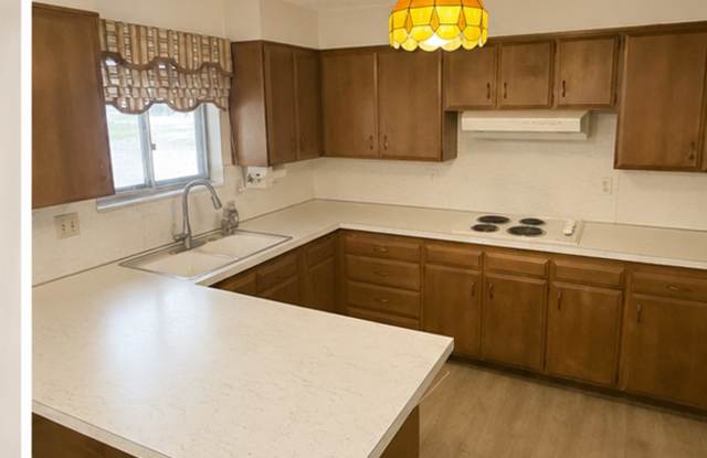 Beautiful home, large shade trees, walk to the lake, minutes to ski resorts photos photos
