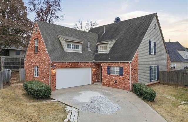 3026 E 89th Place Gallery 1