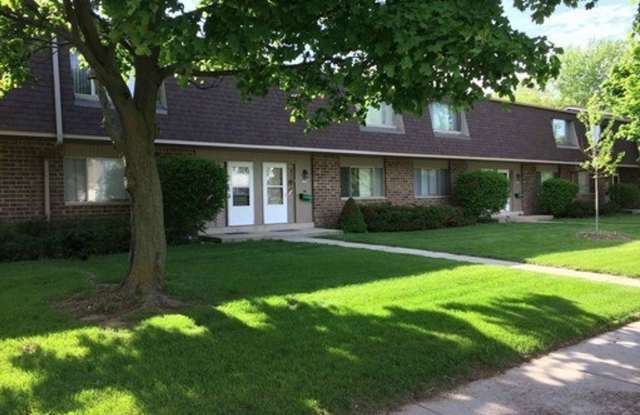 Completely Remodeled 3 Bedroom 3 bath townhome coming for JUNE move in. photos photos