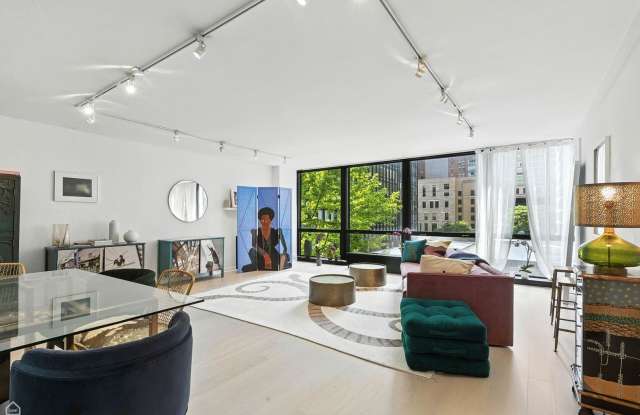 900 N Lake Shore Drive Gallery 4