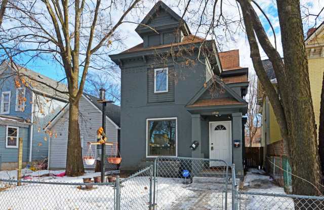 3-Bedroom 1-Bathroom Unit Available Now in Minneapolis! photos photos