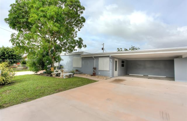 18800 NW 41st Ave - 18800 Northwest 41st Avenue, Miami Gardens, FL 33055