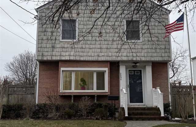 2090 Beech Street photos photos