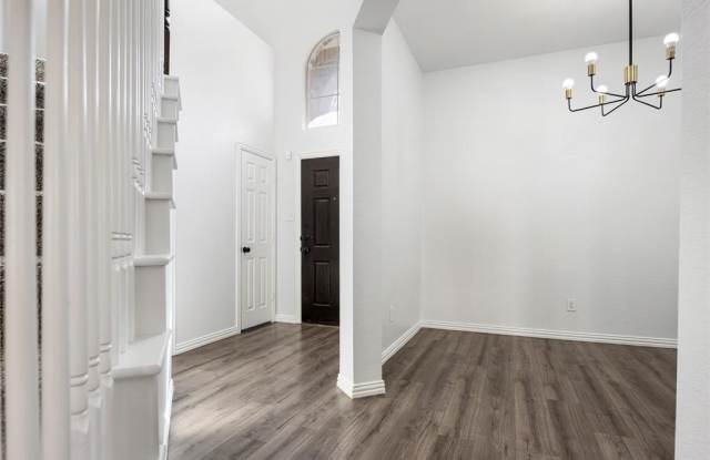 2000 Webb Drive Gallery 3