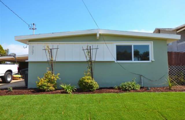737 Hickory Court Gallery 3