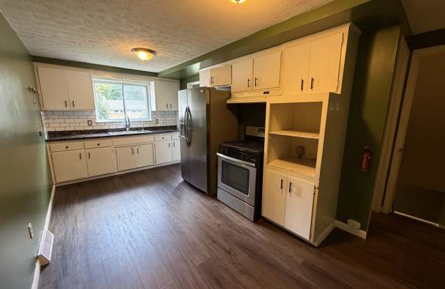9406 Independence Boulevard #RIGHT Gallery 2