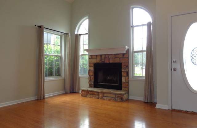 1084 Berkley Drive SE Gallery 4