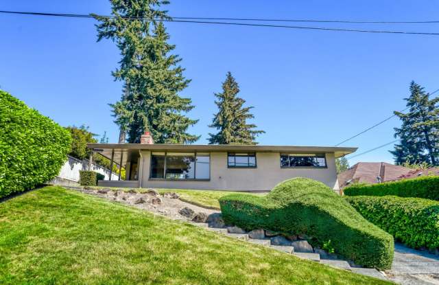 3Bd/1.75Ba Bellevue Home Gallery 3