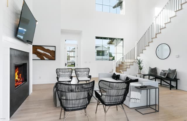 5620 E MONTEROSA Street Gallery 3