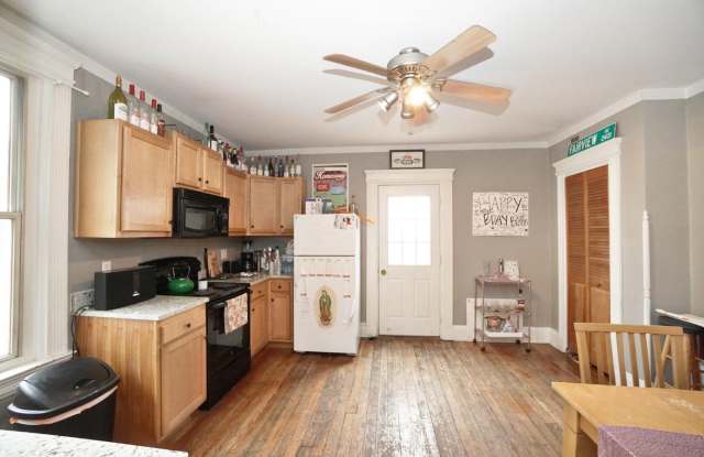 5 Bedroom/ 2 Bathroom on Fairview Mins. from UC Campus Only $625/pp ($3125/mo)! photos photos