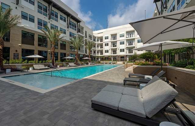 The Rosslyn at Garden Oaks Gallery 2
