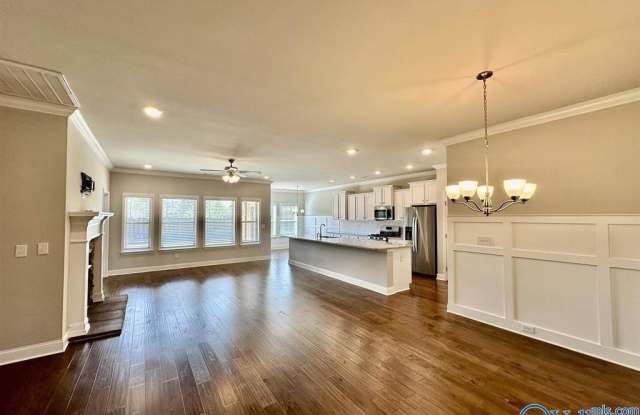 2618 W Creek Drive Gallery 4