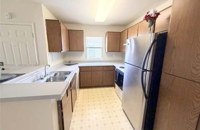 4007 NW 87th Ave - 4007 Northwest 87th Avenue, Sunrise, FL 33351