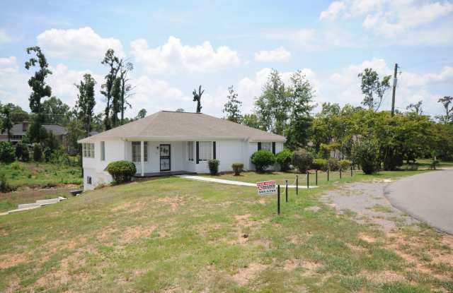 16 Windsor Dr- 4 bed 2 bath with BONUS ROOM photos photos