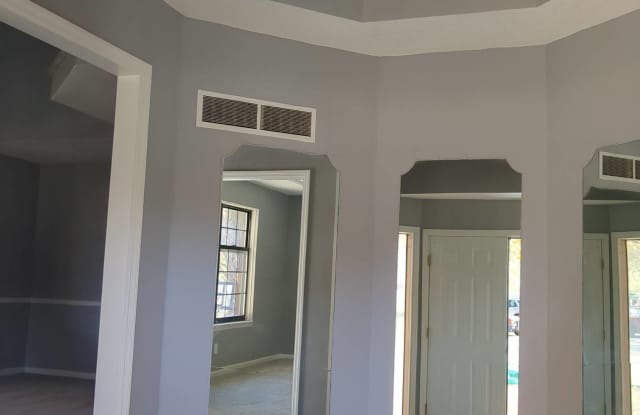 3305 S Oxford Ave - 3305 South Oxford Avenue, Independence, MO 64052 3305 S Oxford Ave - 3305 South Oxford Avenue, Independence, MO 64052