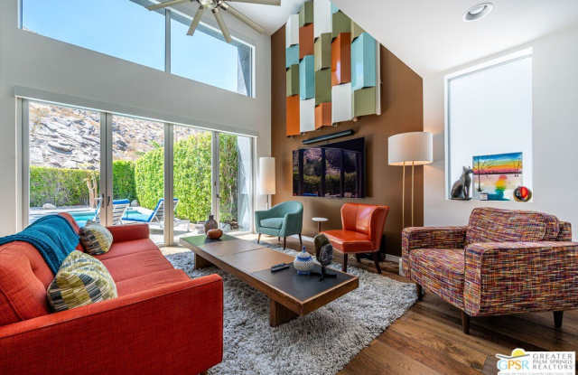 1009 Iris Ln Gallery 2