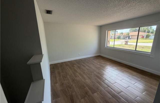 937 SW 52nd St lot: 36 Gallery 3