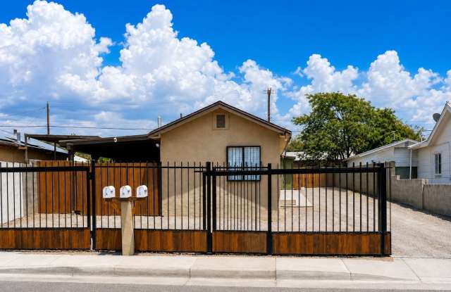 Comfortable home in Albuquerque photos photos
