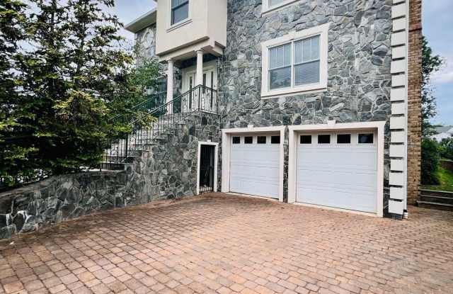 2138 PATRICK HENRY Drive photos photos