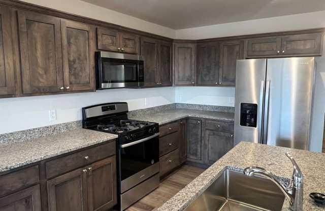 3 Bed 2 Bath with double attached garage in Belgrade Gallery 4