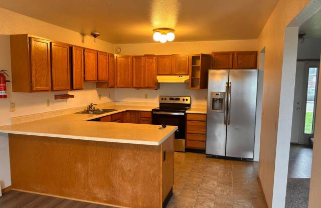 Fantastic 3 Bedroom Turnagain Townhome! Gallery 3