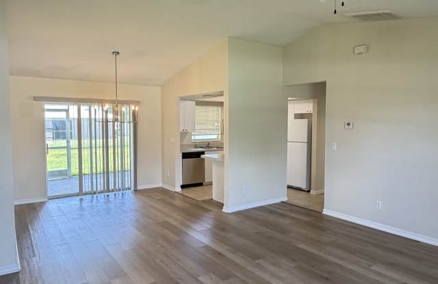 414 SE 13th St. Cape Coral, FL 33990 Gallery 3
