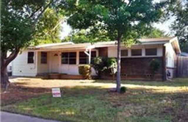 648 Elm Street - 648 Elm Street, Hurst, TX 76053