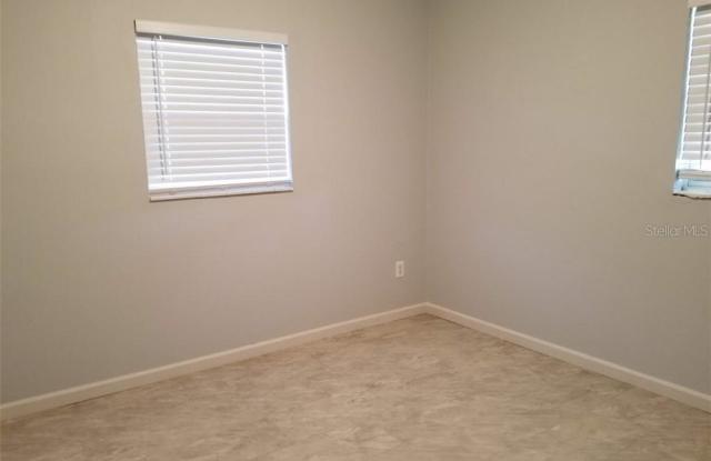 5501 93RD AVENUE N Gallery 4