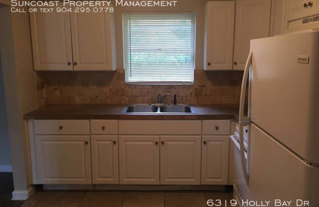 6319 Holly Bay Dr Gallery 3