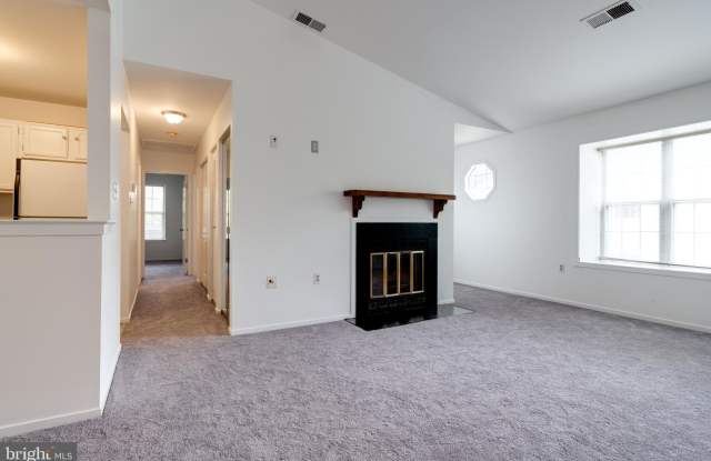 7800 HARROWGATE CIRCLE Gallery 3