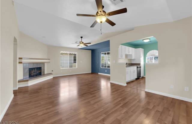 6836 Elm Creek Drive Gallery 3