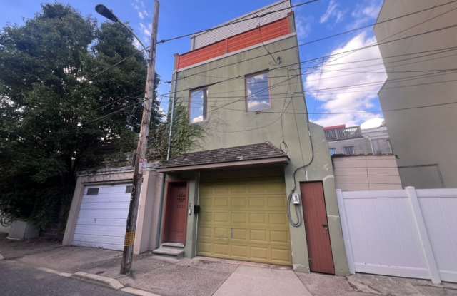 South Philadelphia Home with PARKING! Gallery 4