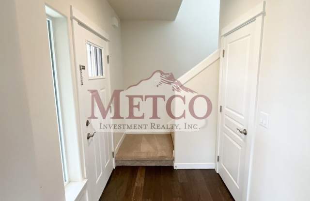 FOR RENT: Beautiful Coburg 3 Bed / 2.5 Bath Craftsman! Gallery 3